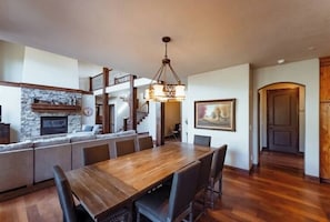 Dining - Zion Views- The Gathering Place+Resort Access (Orderville)