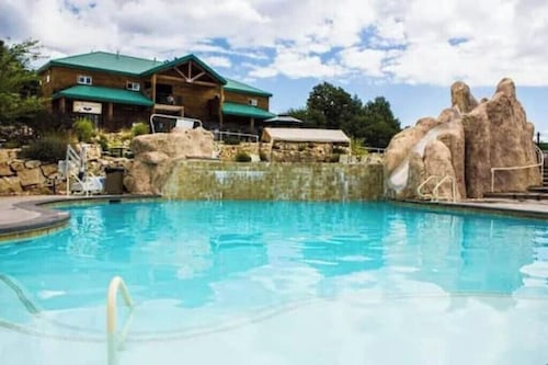 Zion Views-Escape at Zion + Resort Access