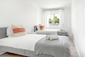 2 makuuhuonetta, silitysrauta/-lauta, Wi-Fi, vuodevaatteet