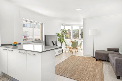 Bright Algés Apartment by Lisbeyond