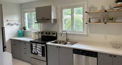 South End Bungalow - 5 full bedrooms