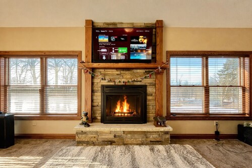 ☀️ Summit Sanctuary | Pool Access | 2 King Suites | Central AC | Golf