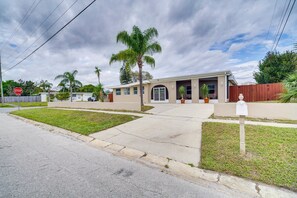 Exterior - 5 Mi to Beaches: Melbourne Duplex w/ Heated Pool! (Melbourne)