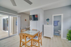 Dining - 5 Mi to Beaches: Melbourne Duplex w/ Heated Pool! (Melbourne)