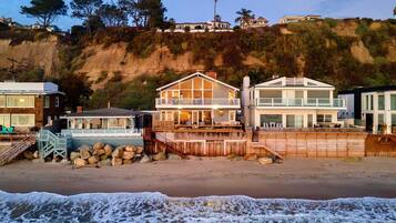 House (4 Bedrooms) | Front of property