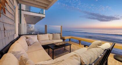 Unbeatable Beachfront Bliss w/ Ocean Views, Luxe Interiors & Patio Beach Road