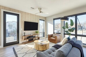 House (4 Bedrooms) | Interior - 2 Units in Walkable Midtown Location, Gym+pool Honkey-tonk & Muse by Avantstay (Nashville)