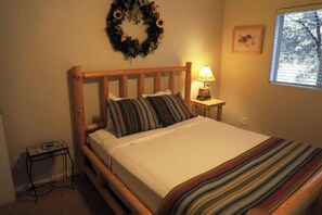 2 bedrooms, WiFi, bed sheets - Zion Views-Sunrise Lodge +Resort Access (Orderville)