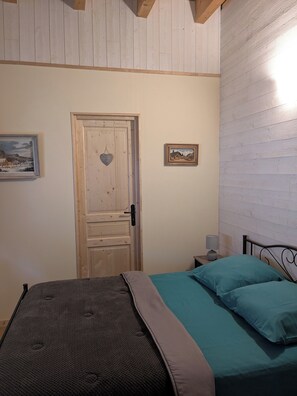 2 soverom, reiseseng for barn, wi-fi (inkludert) og sengetøy