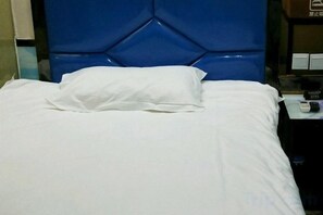 Unclassified image, 5 of 19, button - Jiaqi Hotel (Shanghai)