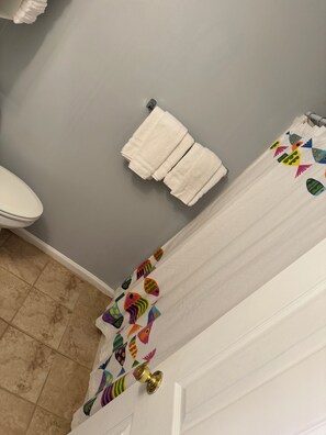 Hair dryer, towels, soap, toilet paper - Masters Rental 2-bedroom townhome with WiFi, AC in fabulous Augusta (Augusta)