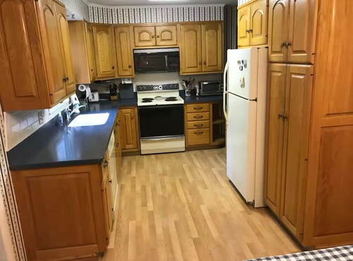 Immaculate Berkshires home!  Close to museums, colleges, and outdoor activities.