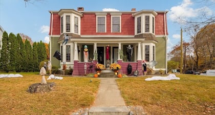 Charming 2-bedroom apartment in welcoming Putnam