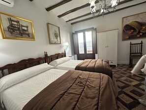 6 chambres, fer et planche Ă repasser, Wi-Fi, draps fournis