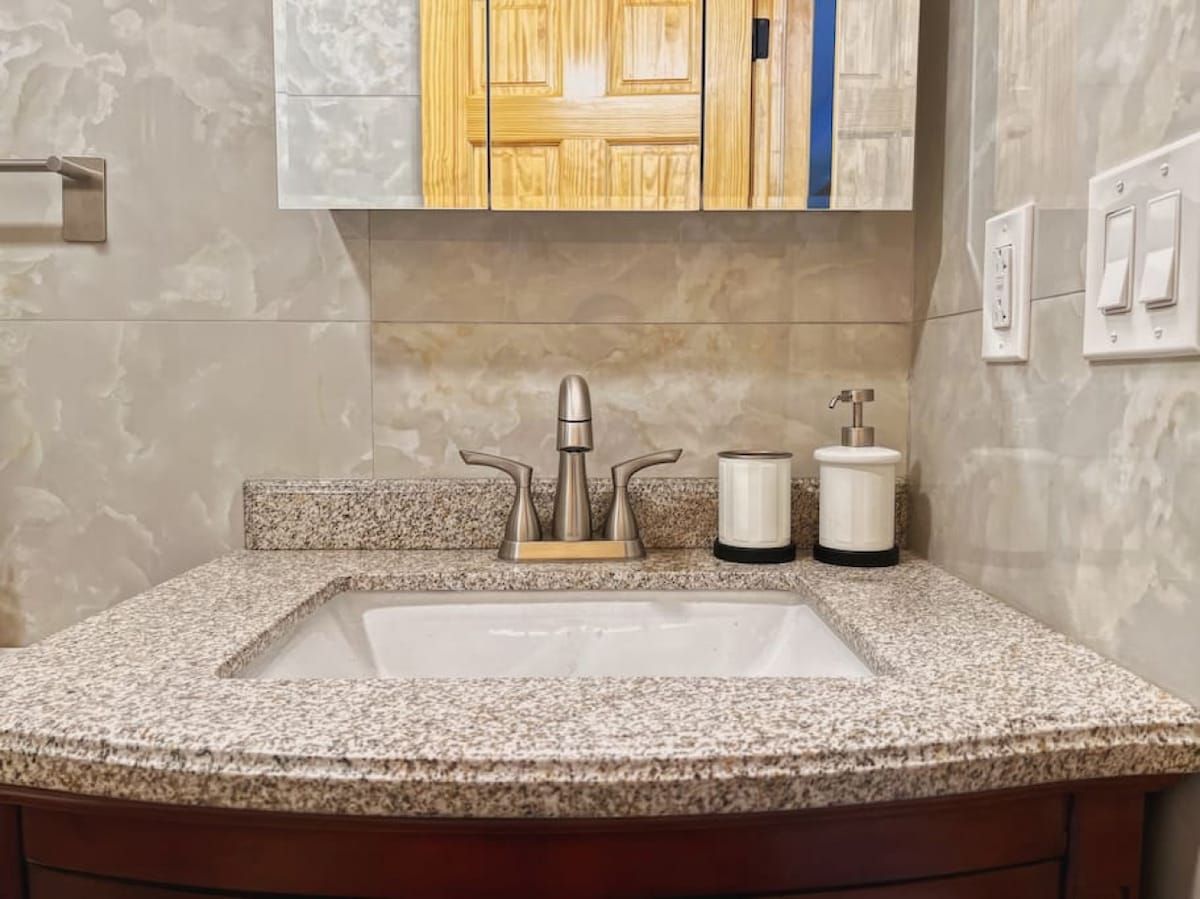 Sink with handsoap
