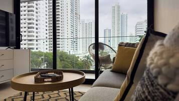 Een televisie en een kantoor