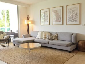 Smart TV, offices