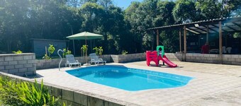 Super cozy, equipped farmhouse, rich in greenery and fresh air, with swimming pool.