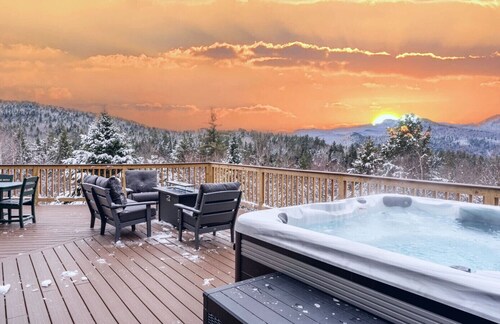 Stunning Summer Mtn Home Near Lake, Pet Friendly 🚣 🌲 🎱 🏓