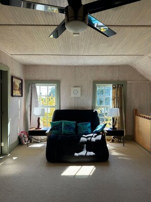 TV - More Boathouse than Lakehouse (Newcastle)