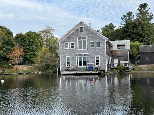 More Boathouse than Lakehouse