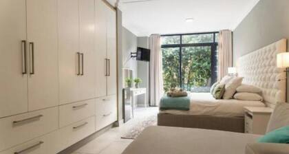 Luxury Queen Room