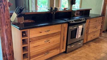 KĂŒhlschrank, Mikrowelle, Ofen, Herdplatte