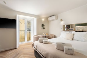 Apartamento Deluxe, no fumadores, cocina básica | 1 dormitorio, espacio para trabajar con un portátil, cortinas opacas