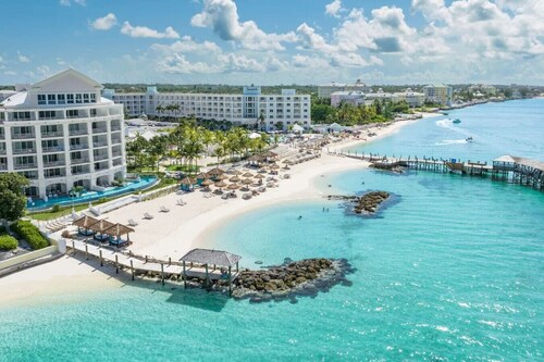 5Min Walk To BEACH/Cozy Townhouse #2 Near BAHA MAR