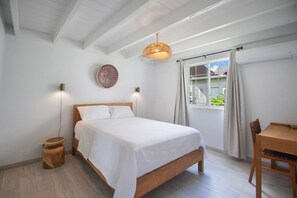 3 makuuhuonetta, työpöytä, silitysrauta/-lauta, Wi-Fi