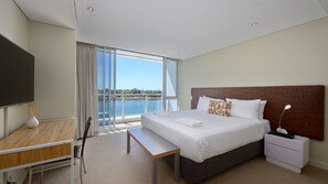 3 bedrooms, iron/ironing board - Bayview 504 - 3 Bedroom Apartment (Mandurah)