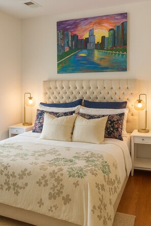 2 bedrooms, iron/ironing board, WiFi, bed sheets - Easy city living 2 bed 2 bath with private patio (Chicago)