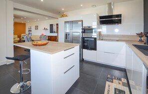 Kühlschrank, Ofen, Herdplatte, Geschirrspüler