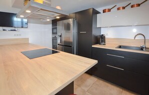 Kühlschrank, Ofen, Herdplatte, Geschirrspüler