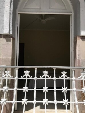 Basic Twin Room, Courtyard View | Terrace/patio