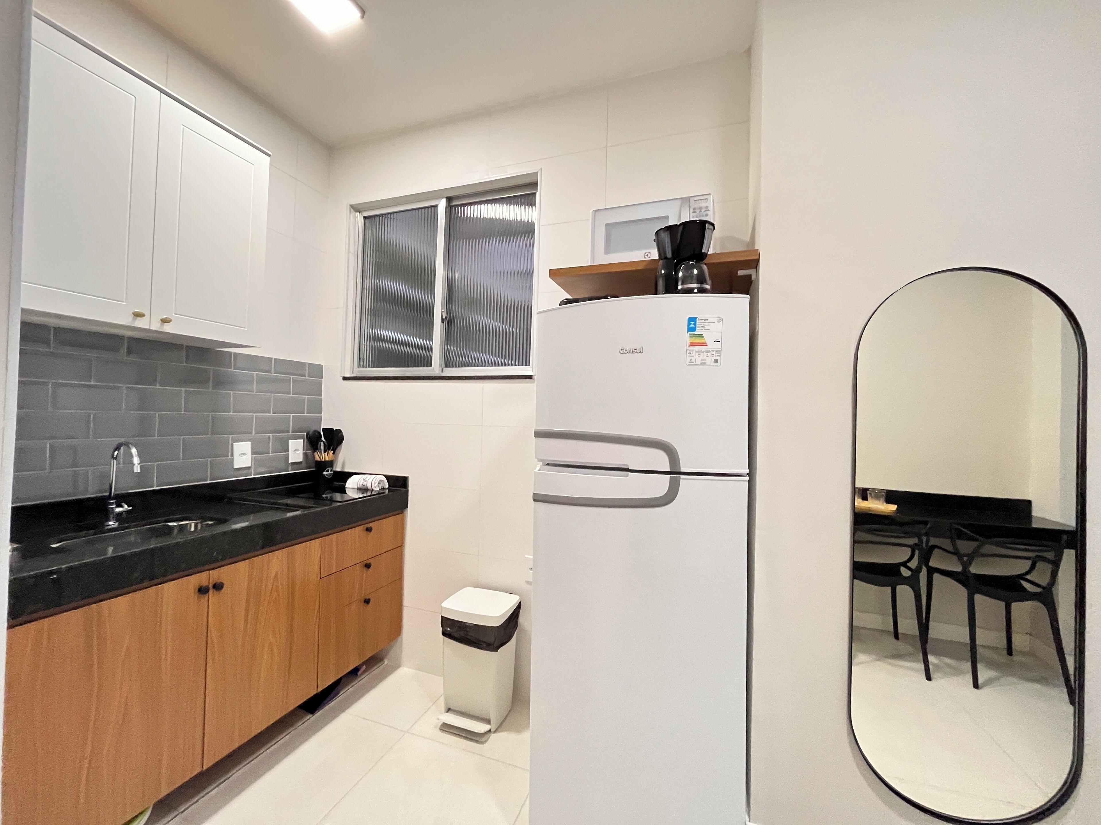 Microwave, stovetop, cookware/dishes/utensils