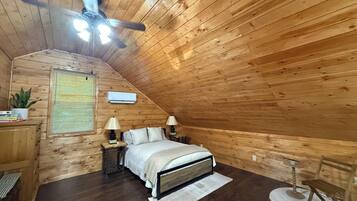 2 bedrooms, travel cot, free WiFi, bed sheets