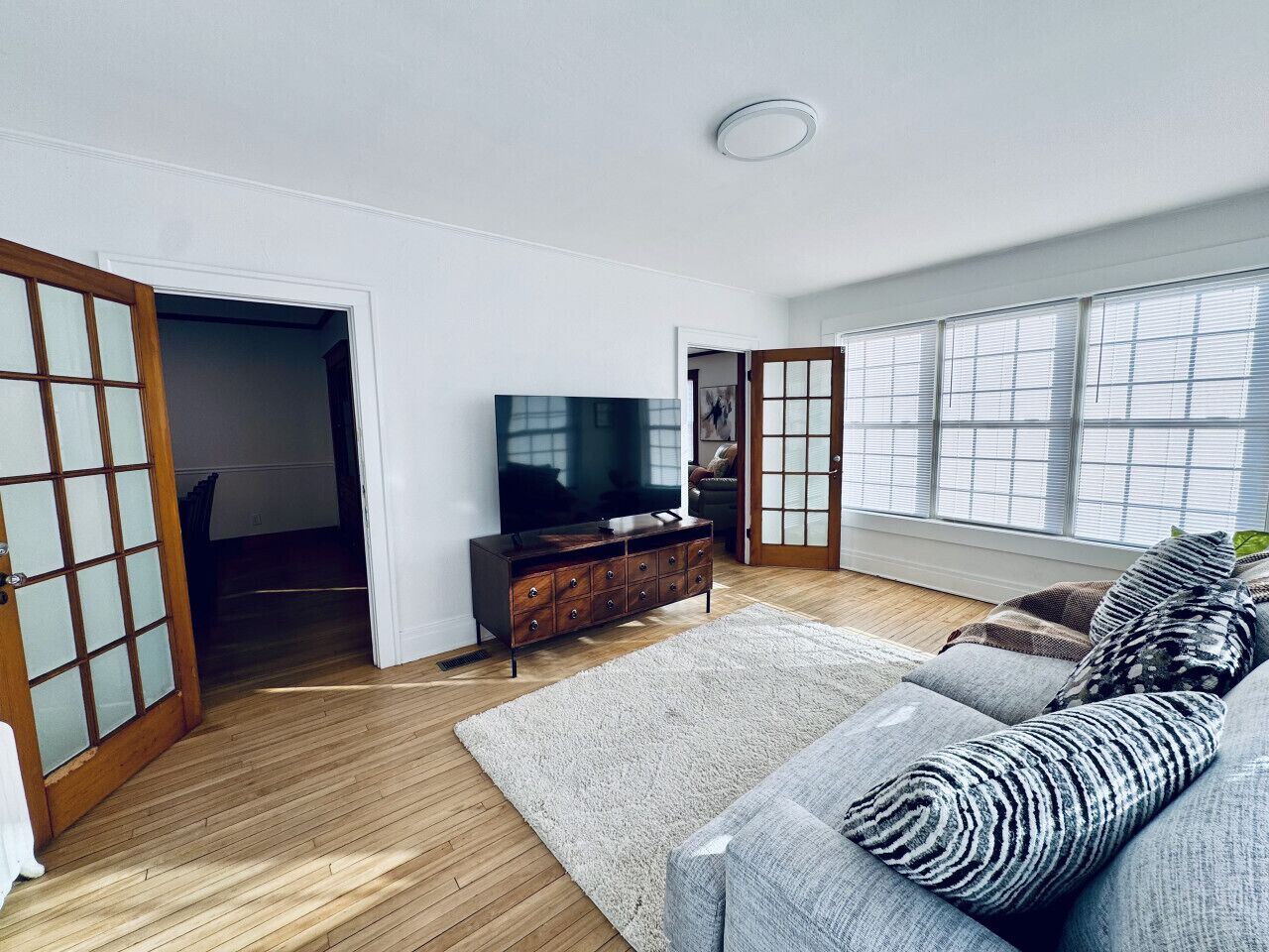 Fernseher, Kamin