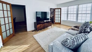 Luokittelematon kuva, 5 kautta 12, painike