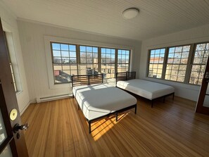 2 bedrooms, desk, WiFi - #41- Available 12/8! - sleeps 14 (Southington)