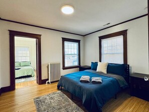 Room - #41- Available 12/8! - sleeps 14 (Southington)
