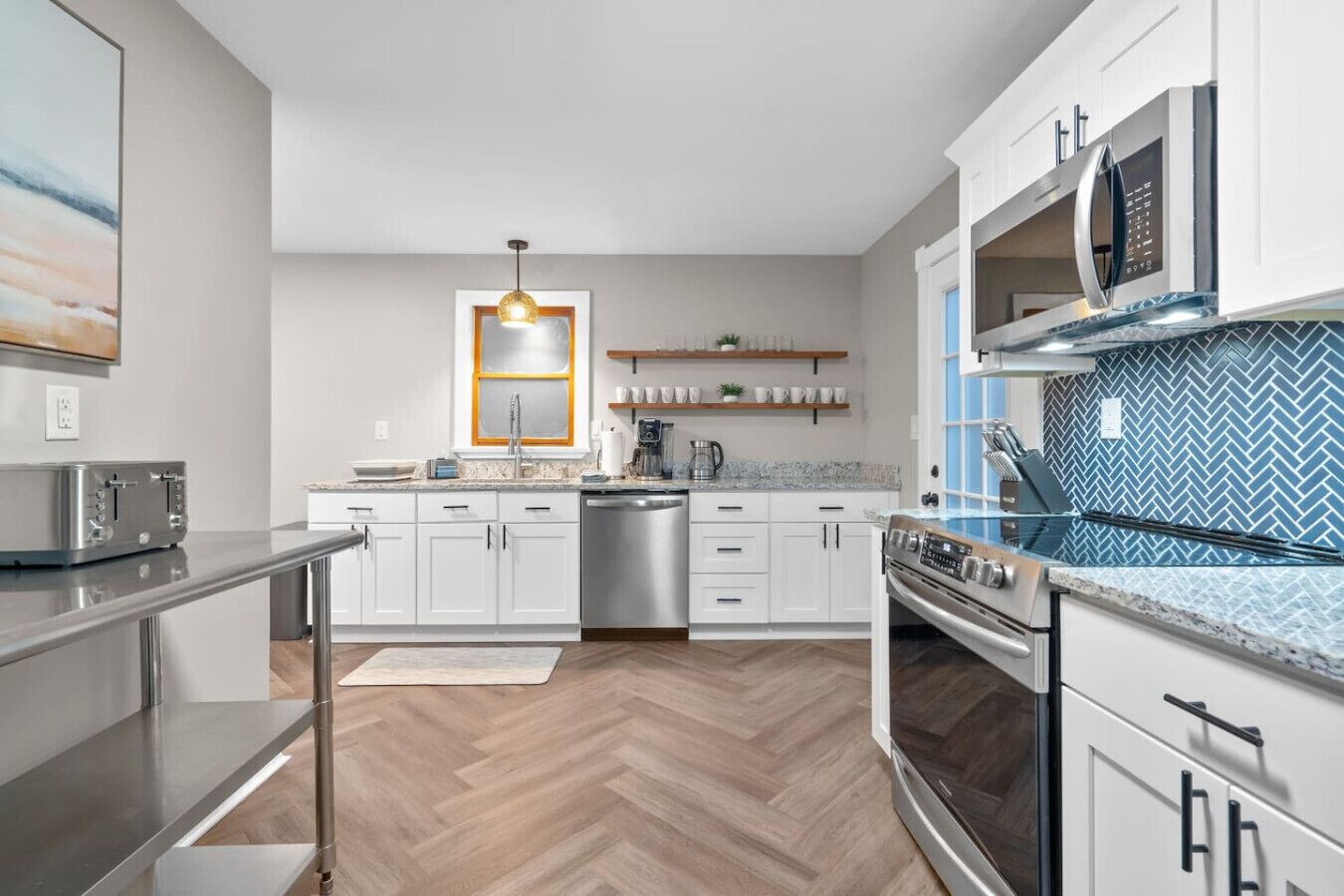 Fridge, oven, stovetop, dishwasher