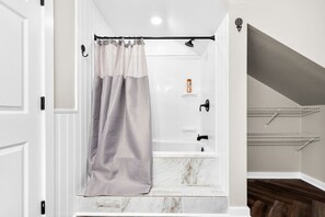 Hair dryer - #30 - Spacious & Cozy! (Southington)