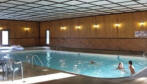 Indoor pool - Sunset Cove Resort (Cass Lake)