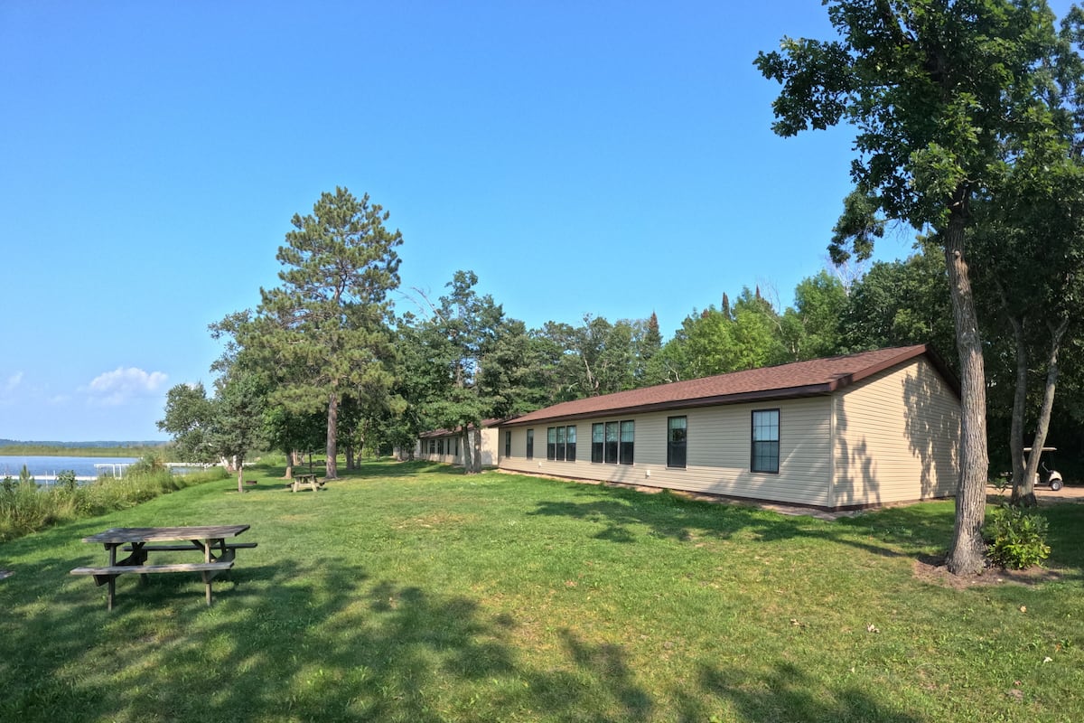 2 bedrooms, individually decorated, individually furnished, free WiFi