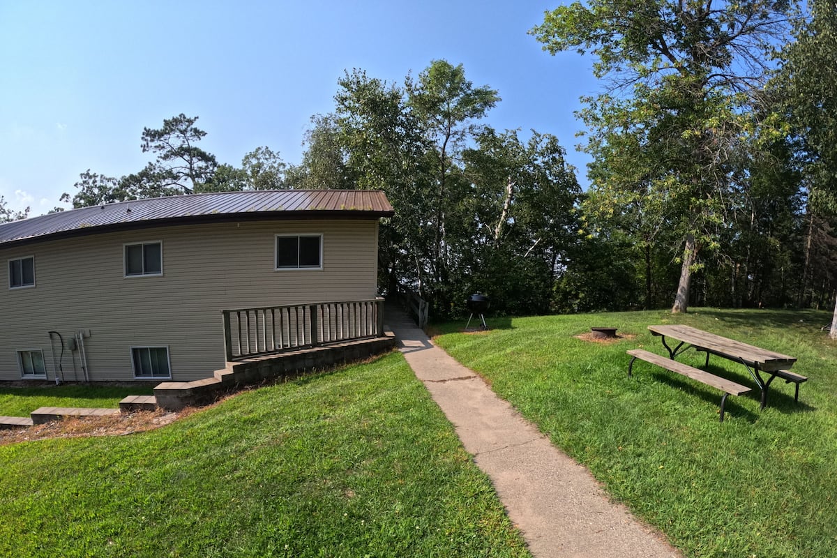 2 bedrooms, individually decorated, individually furnished, free WiFi