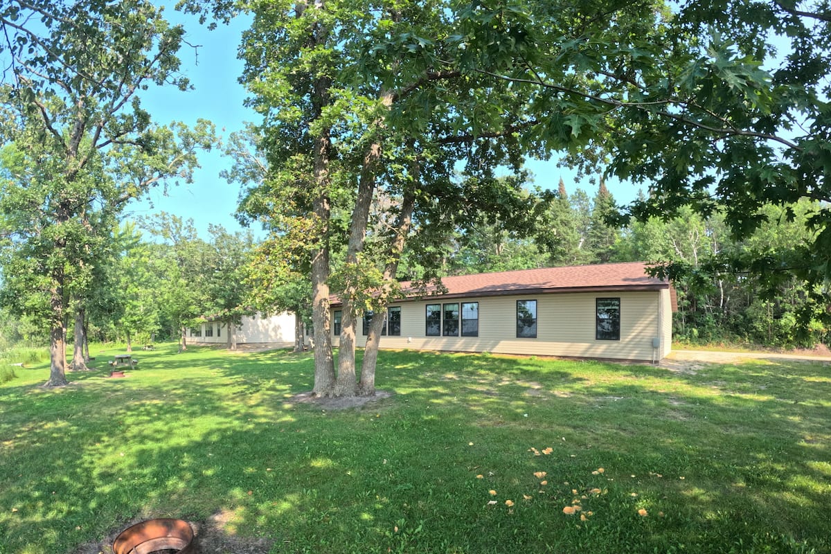 Family Cabin, Lake View, Lakeside | 2 bedrooms, individually decorated, individually furnished, free WiFi