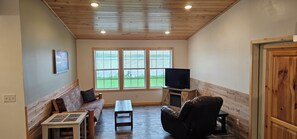 Living area - Sunset Cove Resort (Cass Lake)