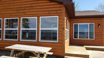 Family Cabin, Harbour View | 2 bedrooms, individually decorated, individually furnished, free WiFi