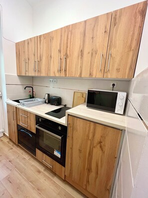 Fridge, microwave, oven, dishwasher